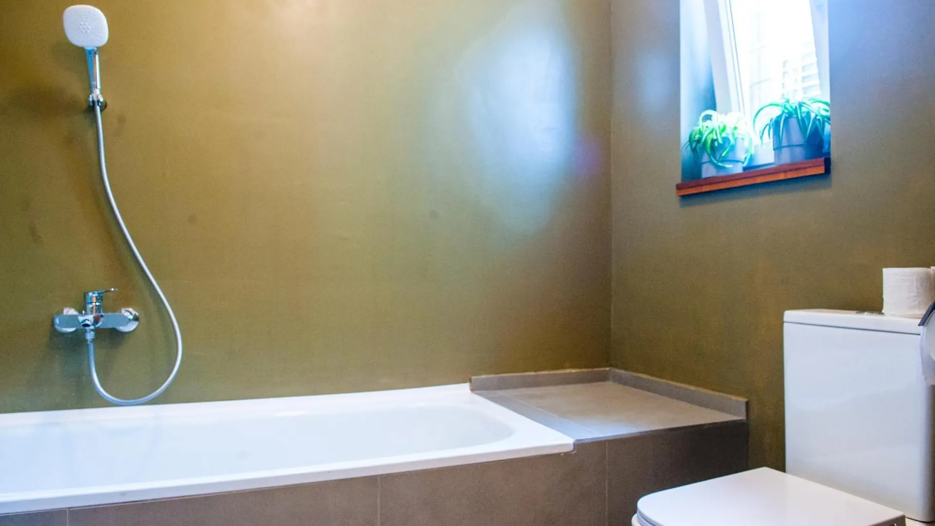 Spacious 2 Story Loft W Balcony Near Opera, Andrassy Budapeşte Daire