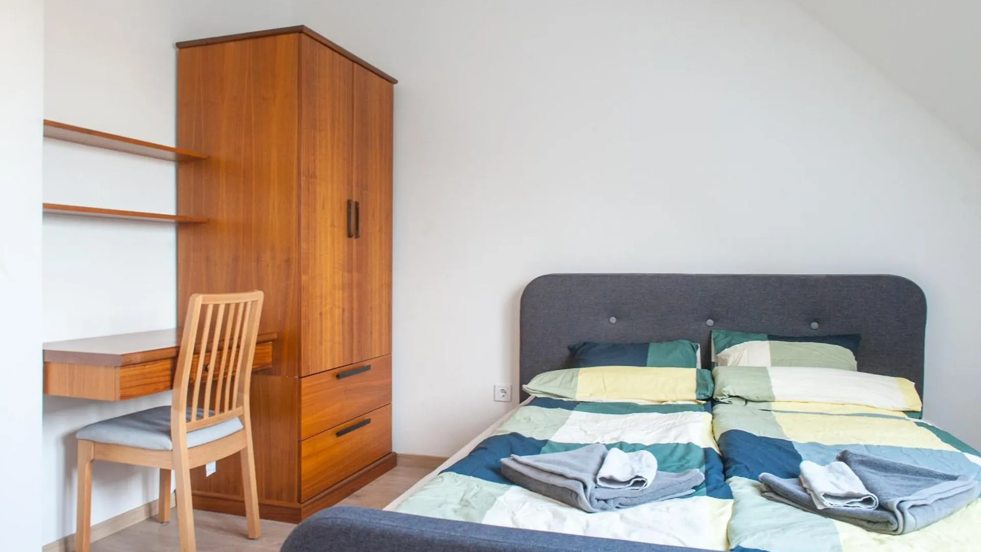 Daire Spacious 2 Story Loft W Balcony Near Opera, Andrassy Budapeşte Macaristan