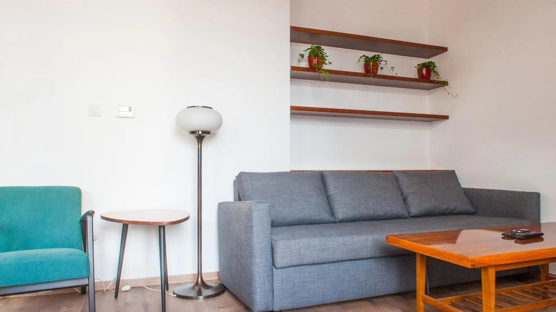 Daire Spacious 2 Story Loft W Balcony Near Opera, Andrassy Budapeşte